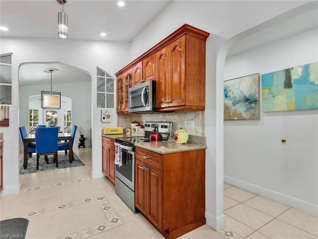 164 Sabal Lake DR, NAPLES FL 34104-9