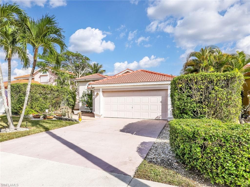 164 Sabal Lake DR, NAPLES FL 34104-3
