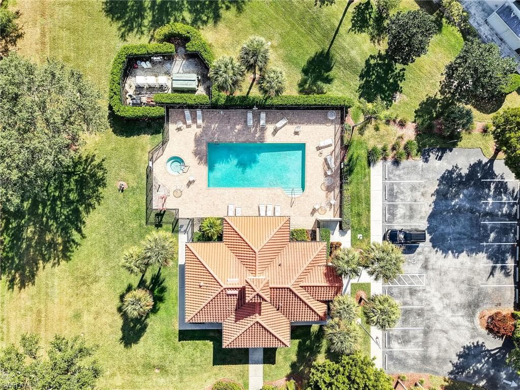 164 Sabal Lake DR, NAPLES FL 34104-24