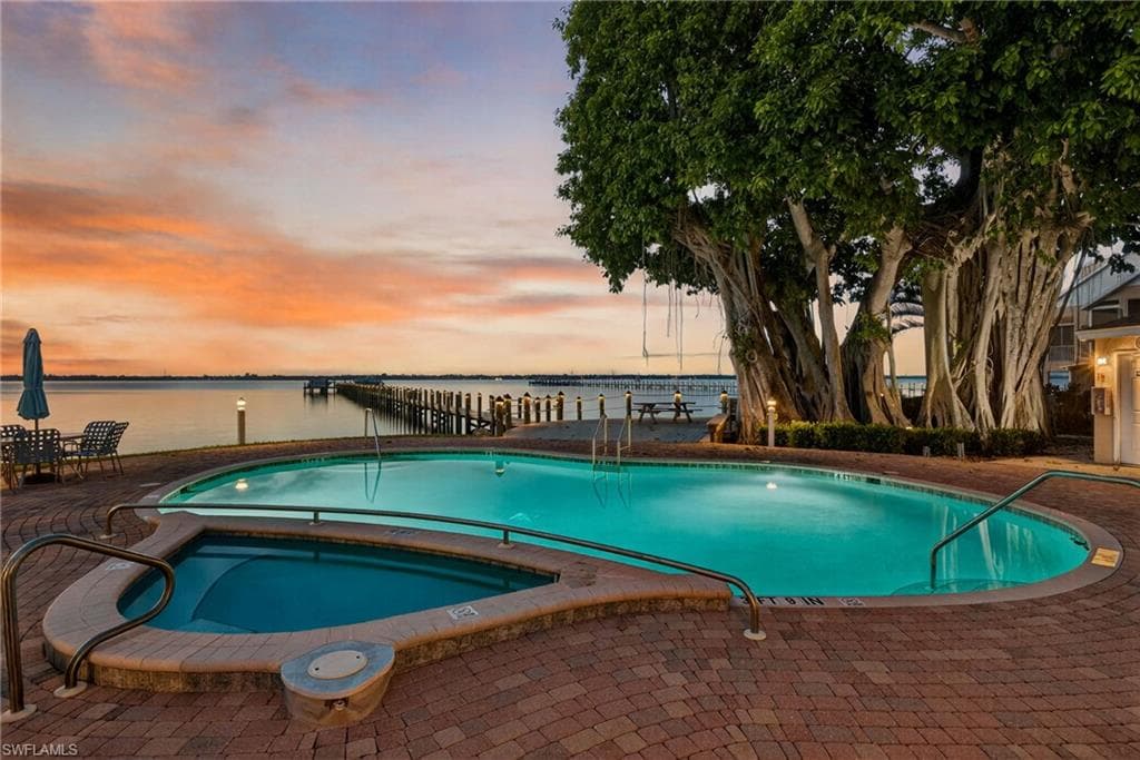 821 James ST, FORT MYERS FL 33916-40