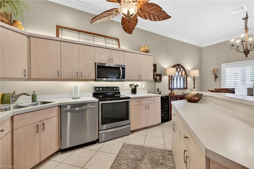 821 James ST, FORT MYERS FL 33916-9