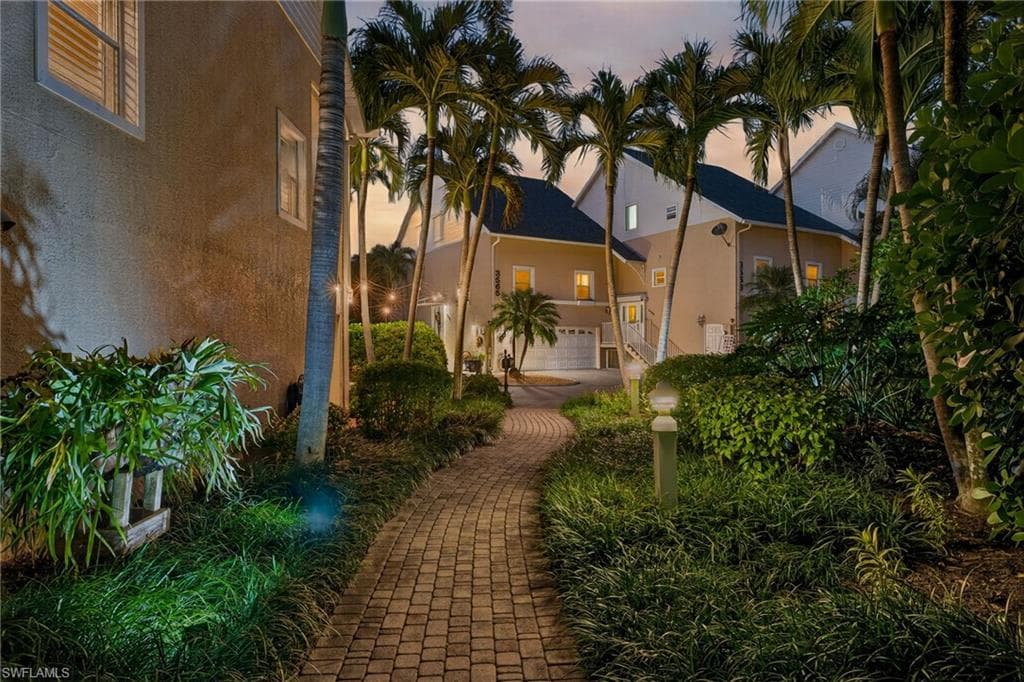 821 James ST, FORT MYERS FL 33916-37