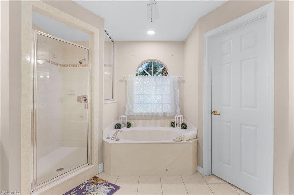 8549 S Lake CIR-29
