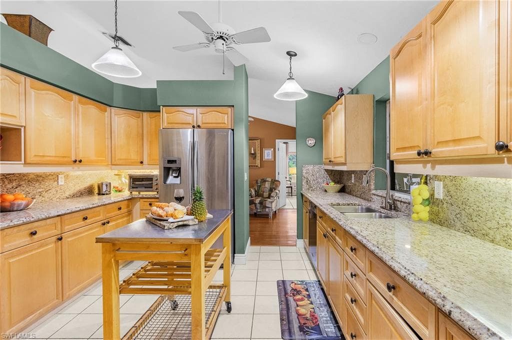 8549 S Lake CIR-10