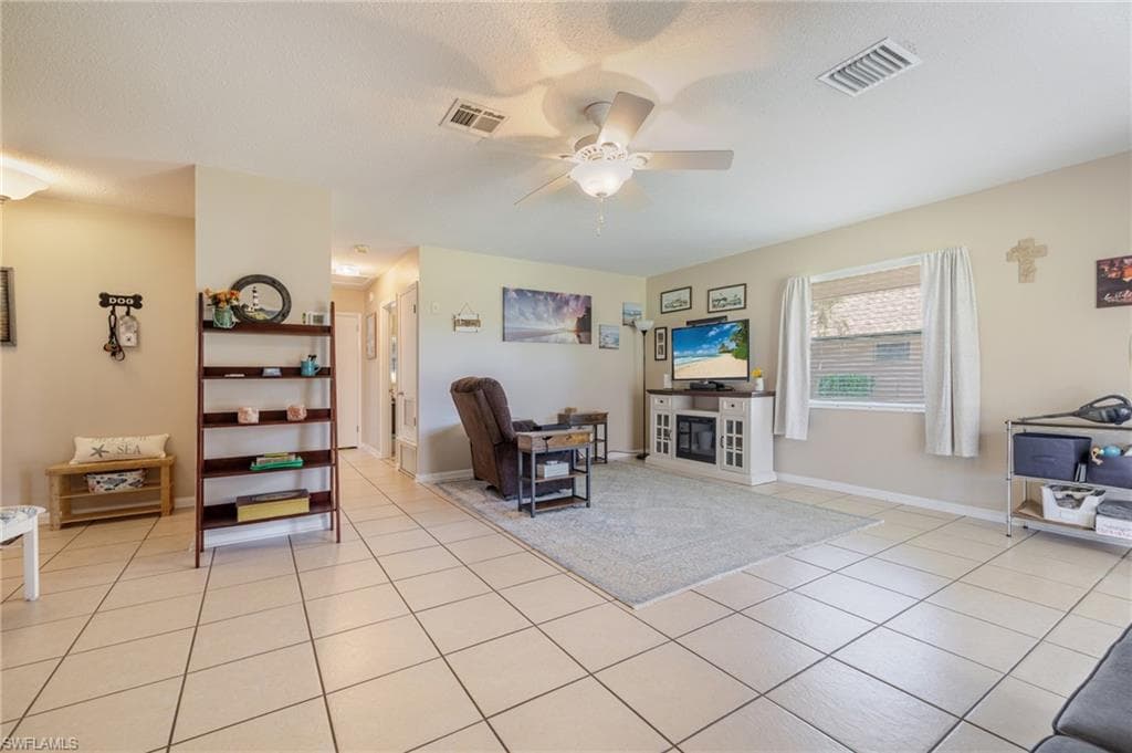 257 Briar CT, LEHIGH ACRES FL 33936-5