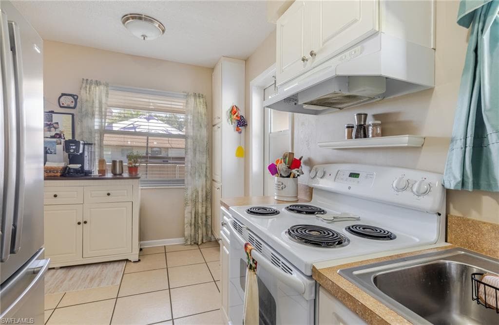 257 Briar CT, LEHIGH ACRES FL 33936-11