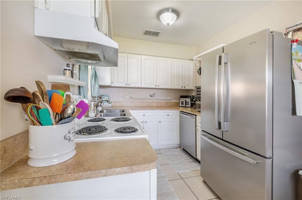 257 Briar CT, LEHIGH ACRES FL 33936-8
