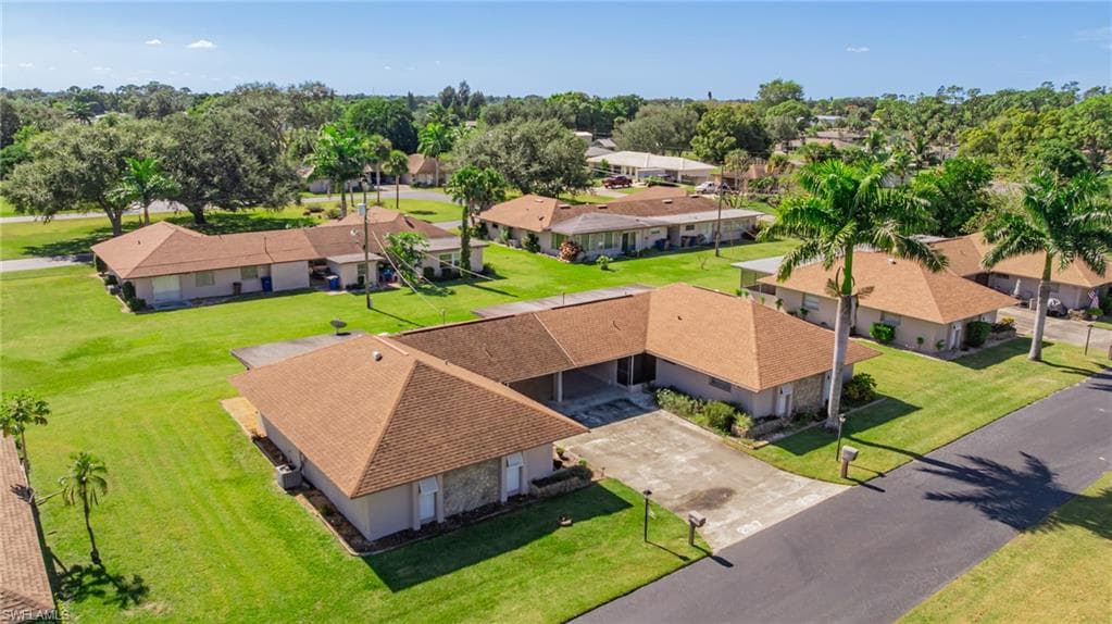 257 Briar CT, LEHIGH ACRES FL 33936-32