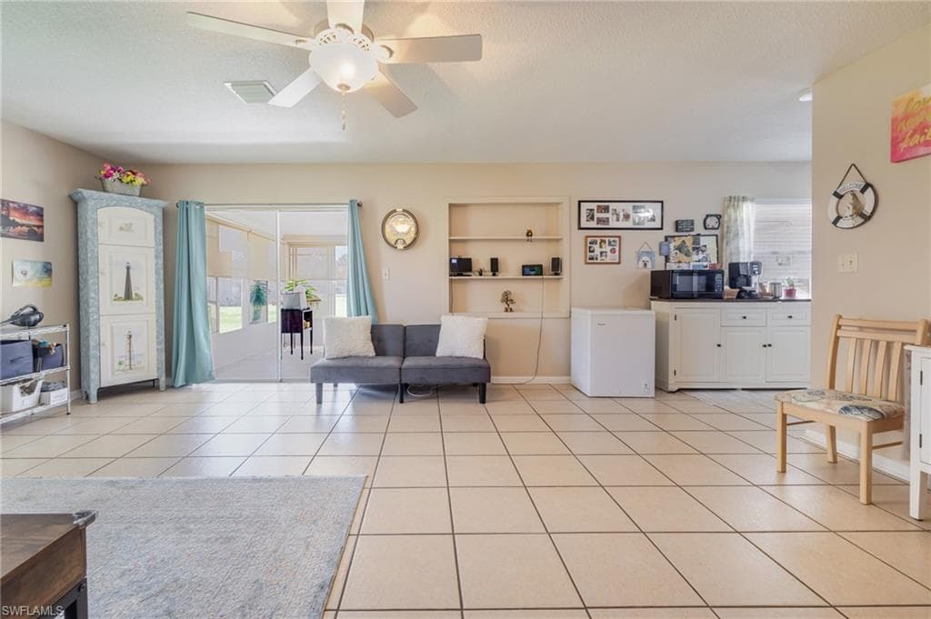 257 Briar CT, LEHIGH ACRES FL 33936-7