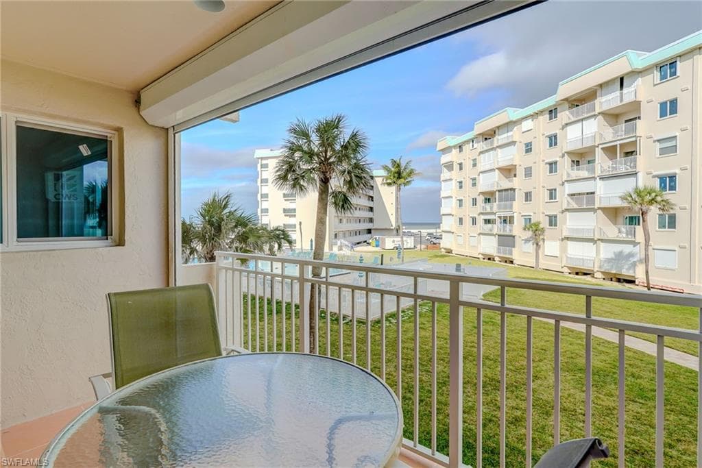 7400 Estero BLVD 210-28
