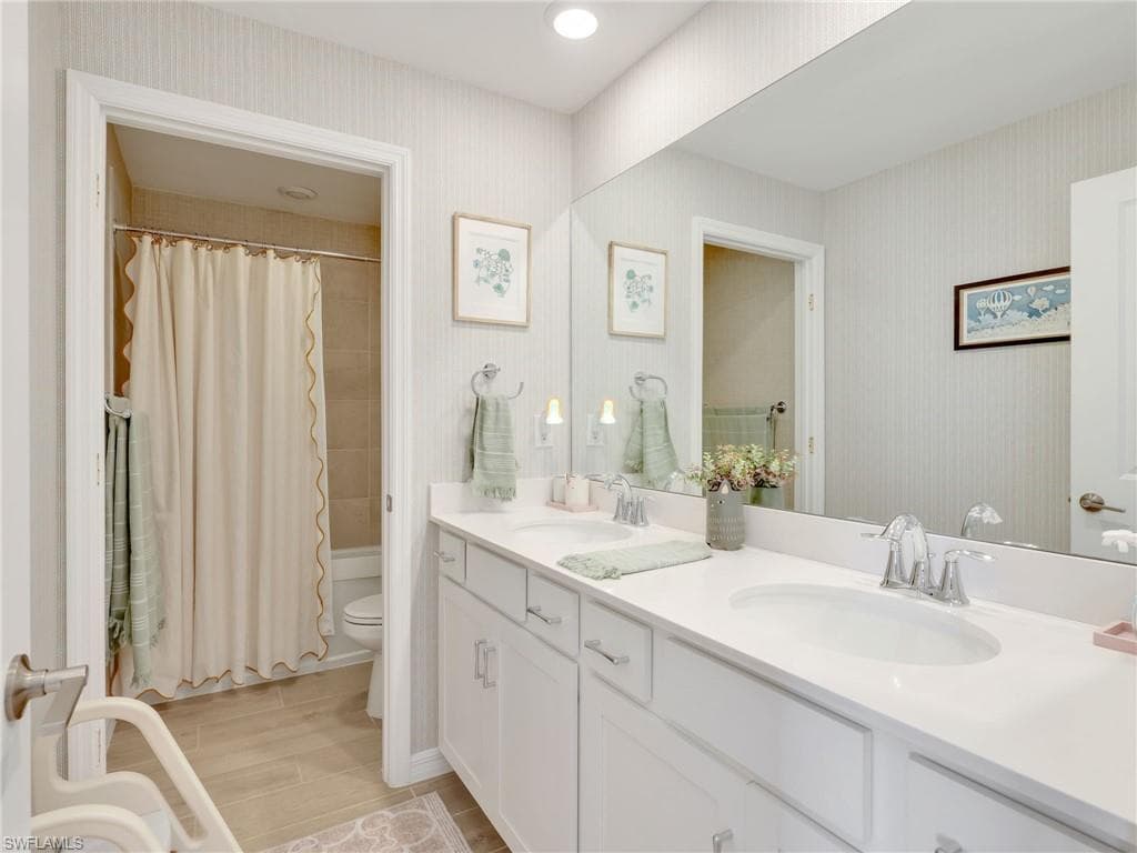 2270 Avocado LN, NAPLES FL 34120-26