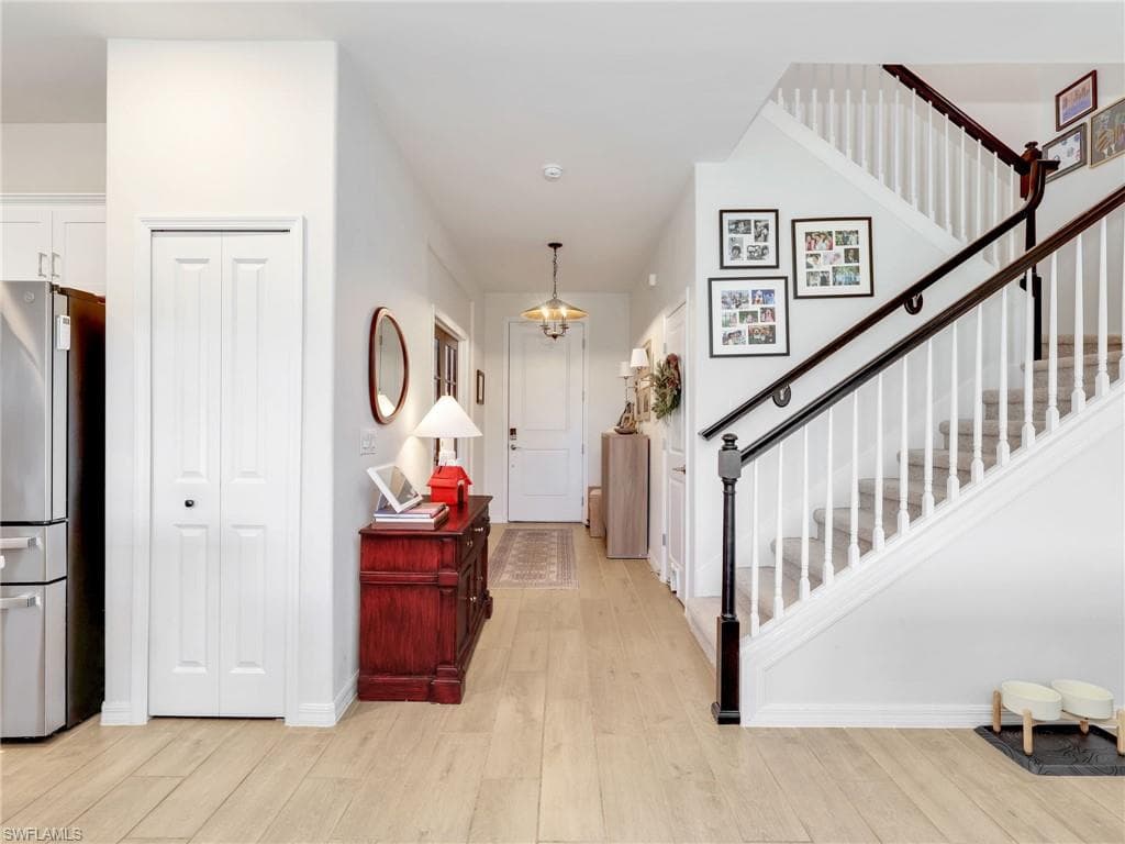 2270 Avocado LN, NAPLES FL 34120-5