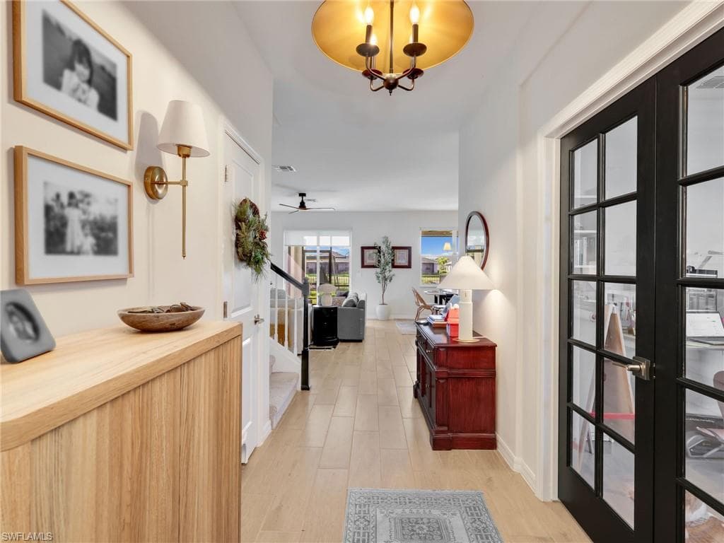 2270 Avocado LN, NAPLES FL 34120-4