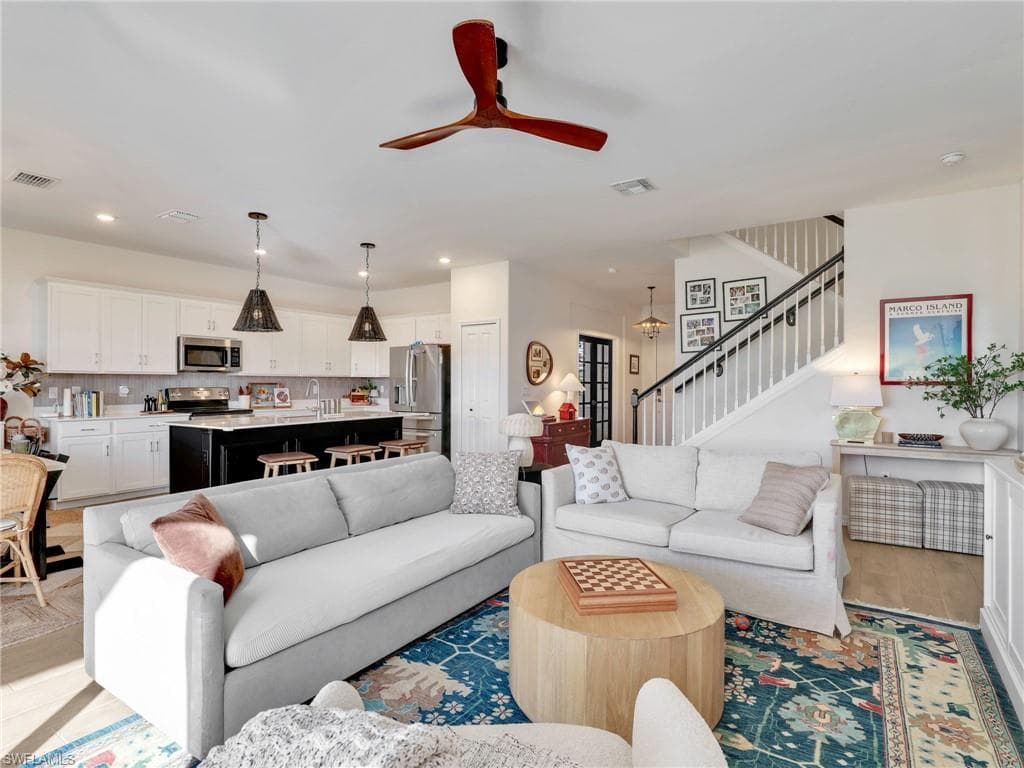 2270 Avocado LN, NAPLES FL 34120-10