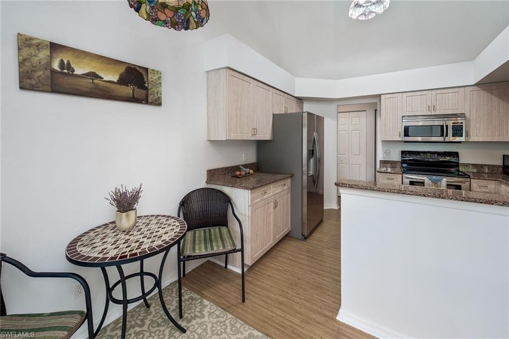 15298 Cricket LN-15