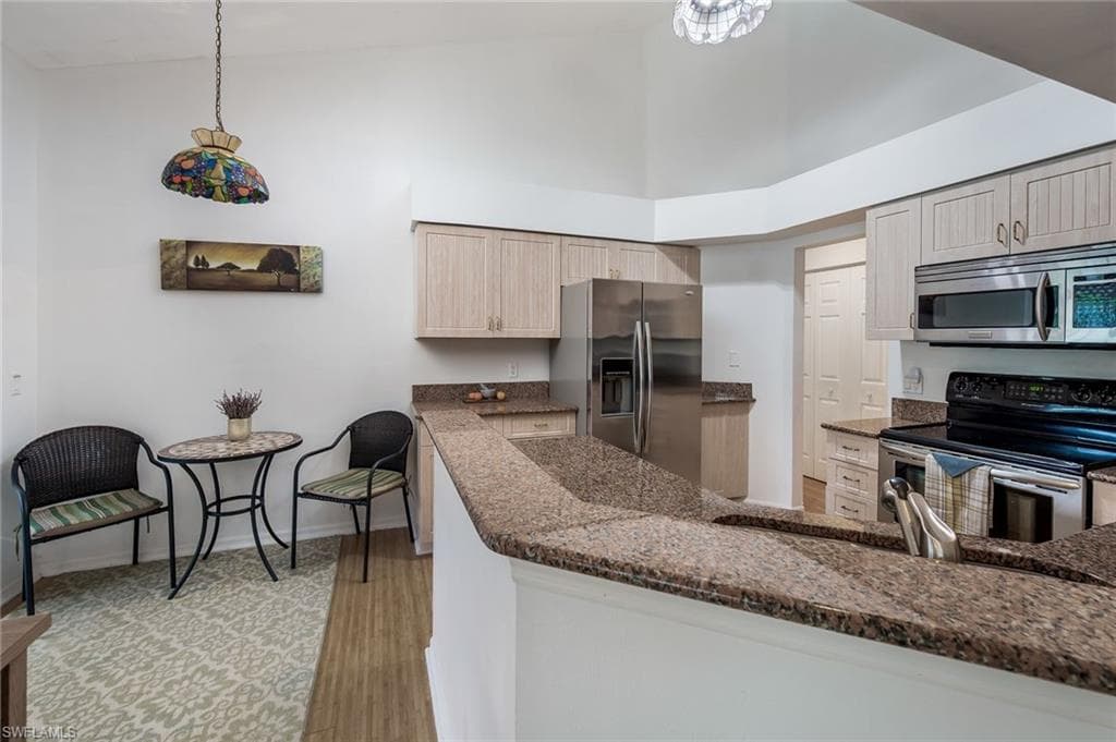 15298 Cricket LN-14
