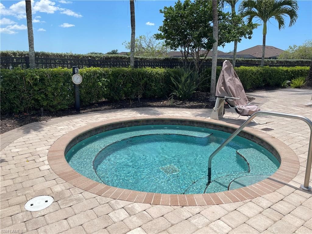8321 Lucello TER N, NAPLES FL 34114-32