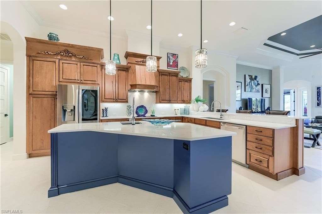 6891 Lakewood Isle DR, FORT MYERS FL 33908-6