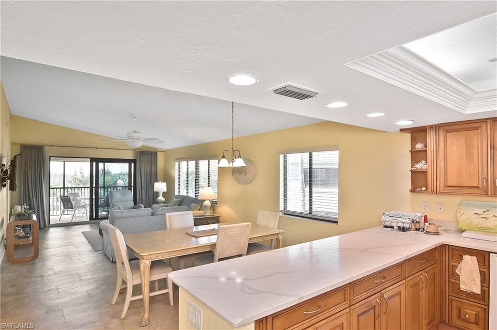 1919 Olde Middle Gulf DR # 106, SANIBEL FL 33957-1