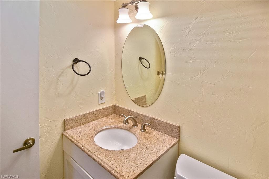 1919 Olde Middle Gulf DR # 106, SANIBEL FL 33957-16