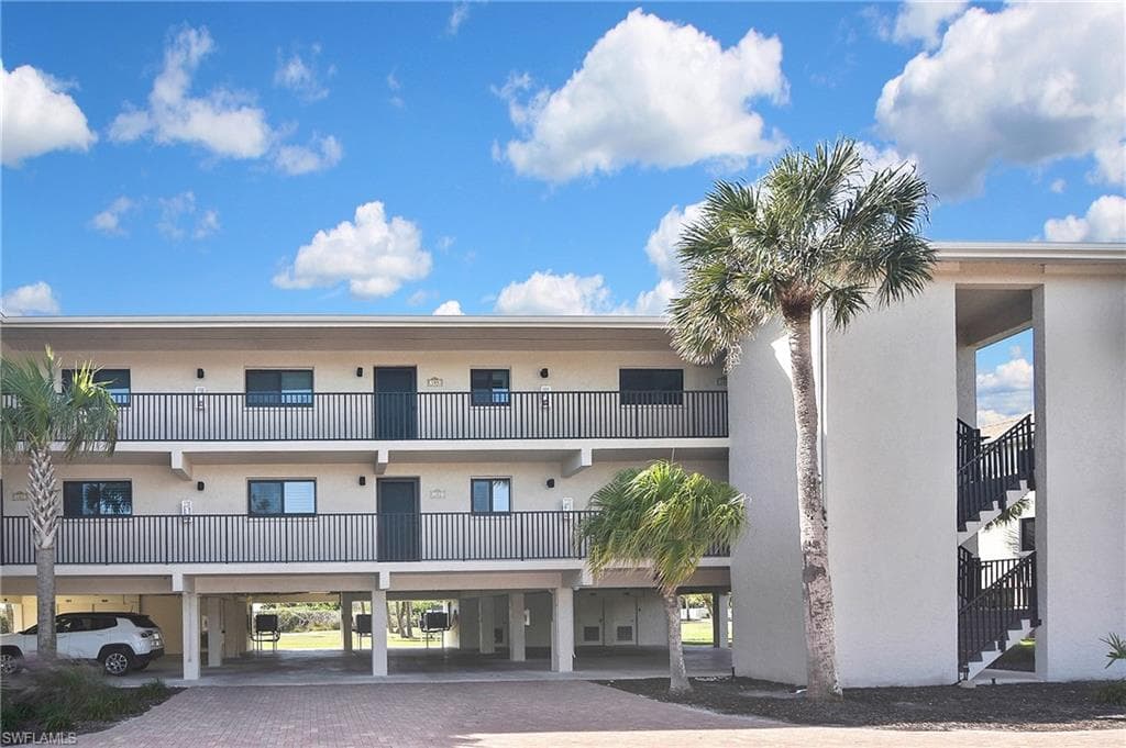1919 Olde Middle Gulf DR # 106, SANIBEL FL 33957-8