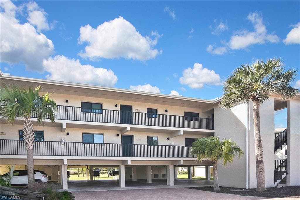 1919 Olde Middle Gulf DR # 106, SANIBEL FL 33957-9