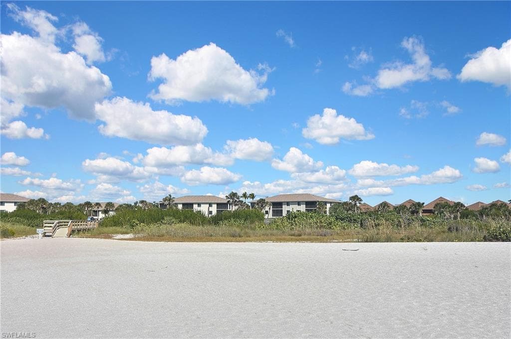1919 Olde Middle Gulf DR # 106, SANIBEL FL 33957-40