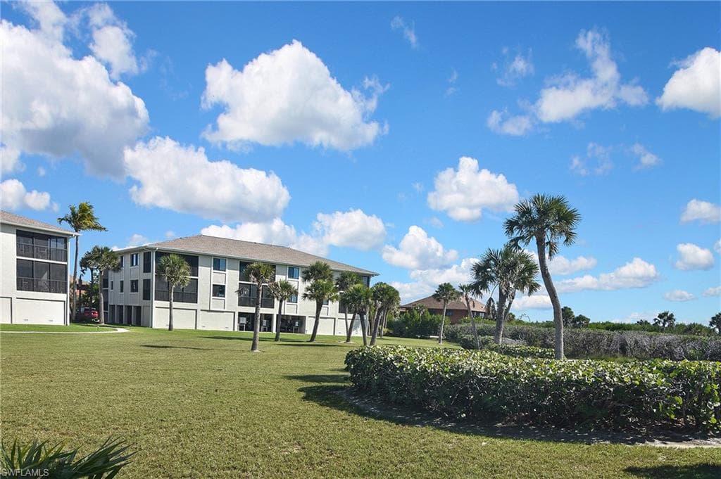 1919 Olde Middle Gulf DR # 106, SANIBEL FL 33957-36