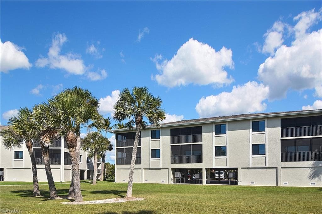 1919 Olde Middle Gulf DR # 106, SANIBEL FL 33957-34