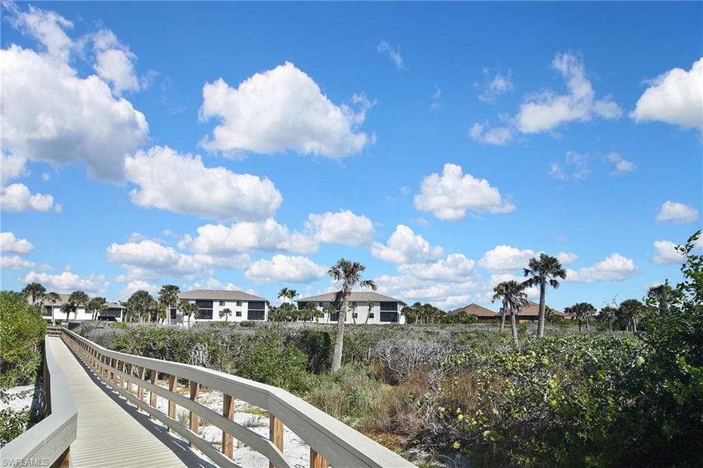 1919 Olde Middle Gulf DR # 106, SANIBEL FL 33957-38