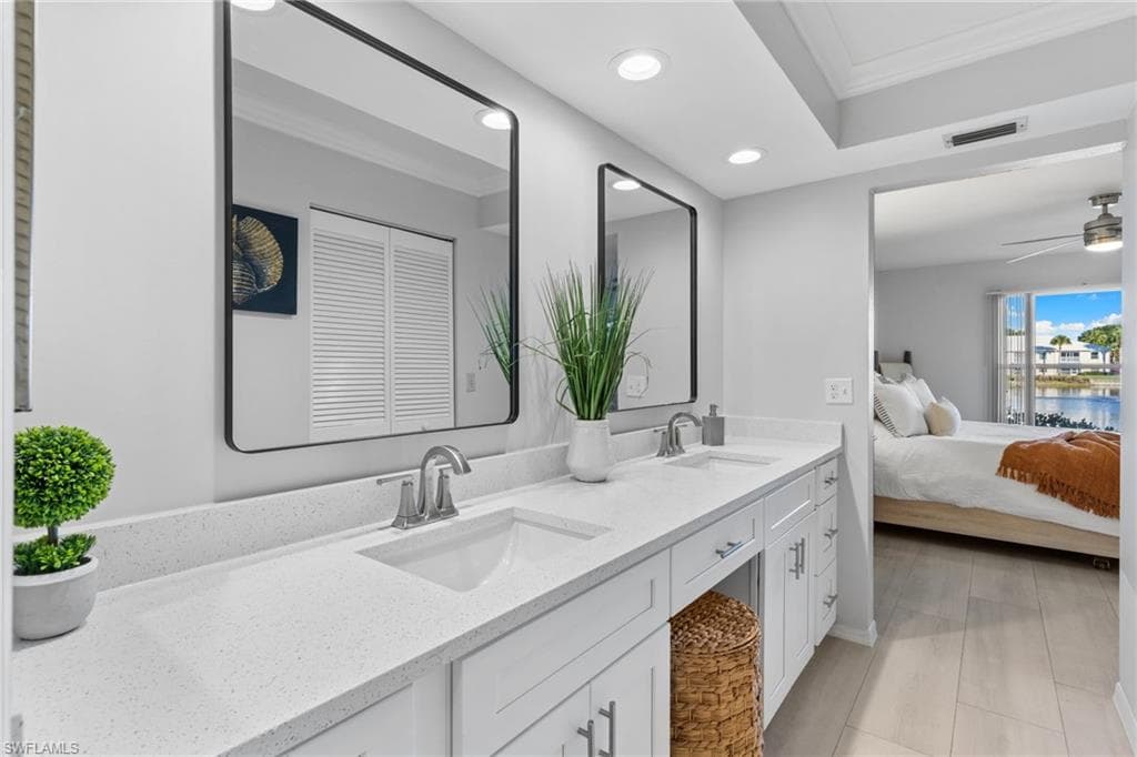 816 Gulf Pavilion DR # 102, NAPLES FL 34108-15