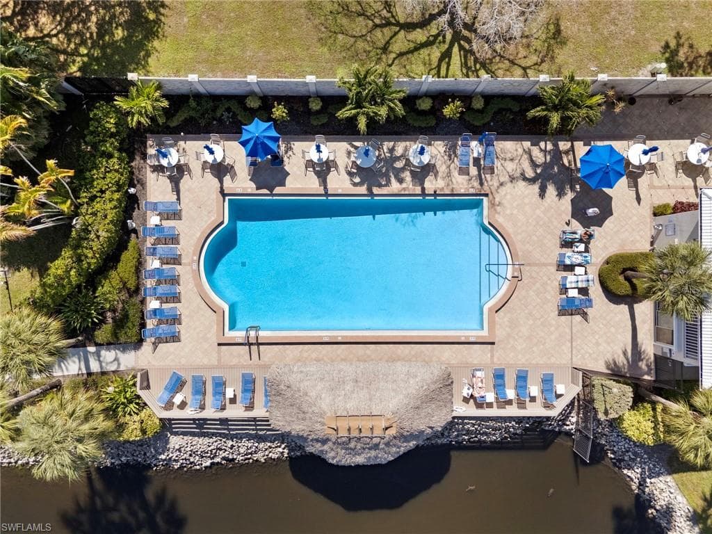816 Gulf Pavilion DR # 102, NAPLES FL 34108-31