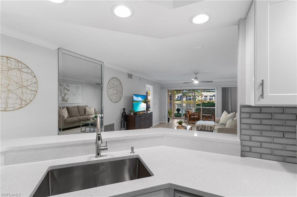 816 Gulf Pavilion DR # 102, NAPLES FL 34108-8