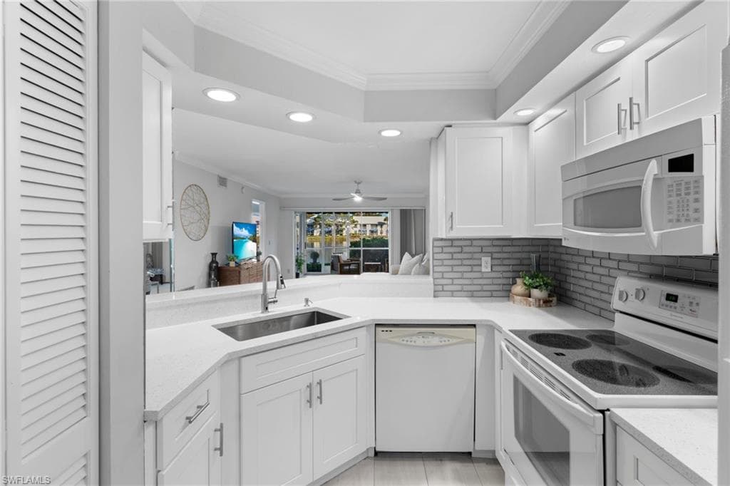 816 Gulf Pavilion DR # 102, NAPLES FL 34108-9