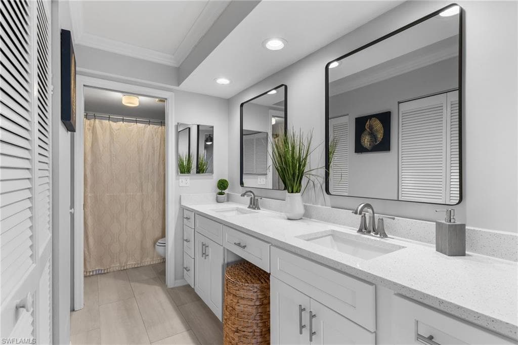 816 Gulf Pavilion DR # 102, NAPLES FL 34108-17