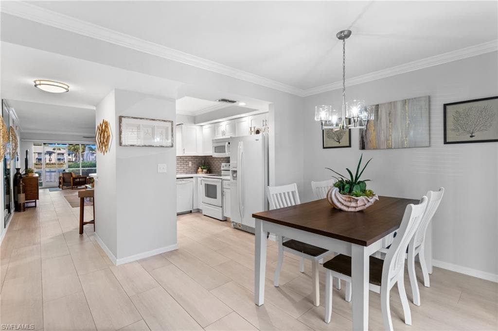 816 Gulf Pavilion DR # 102, NAPLES FL 34108-10