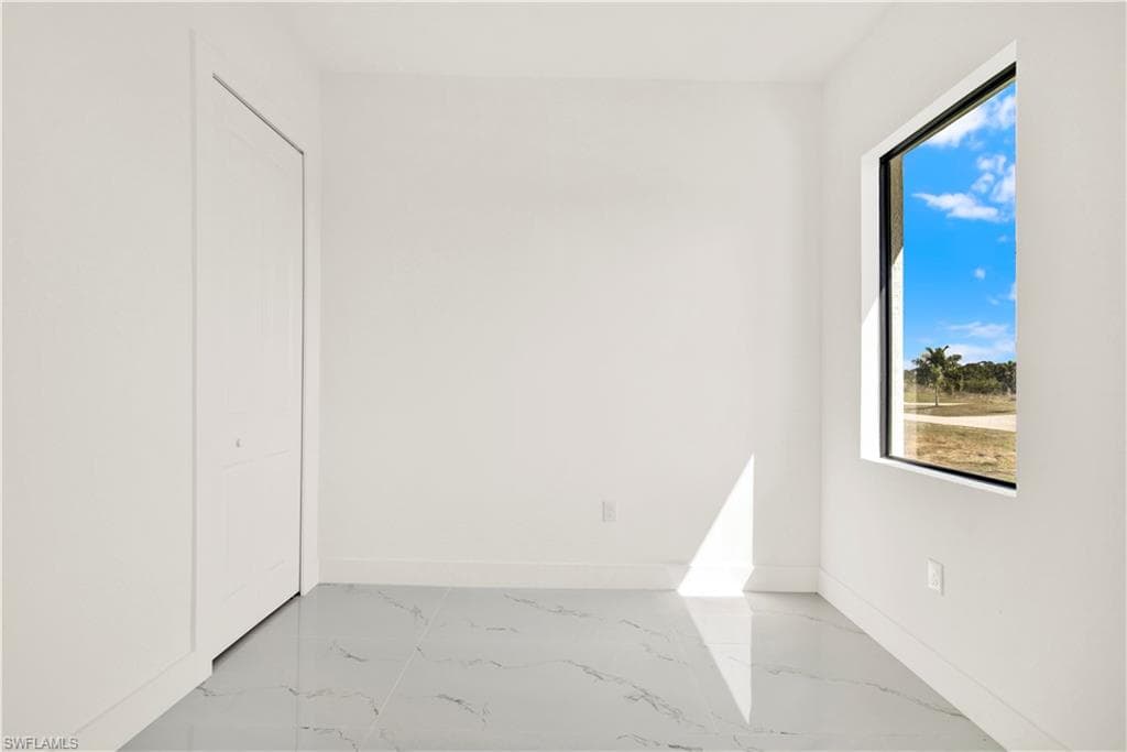 914 Manresa AVE S-16
