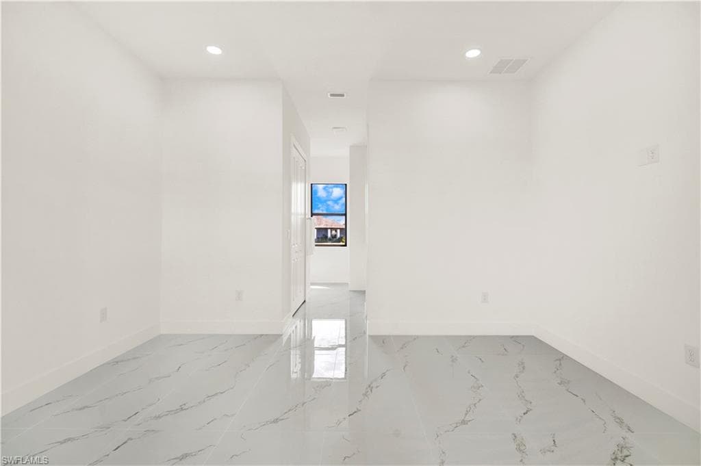 914 Manresa AVE S-9