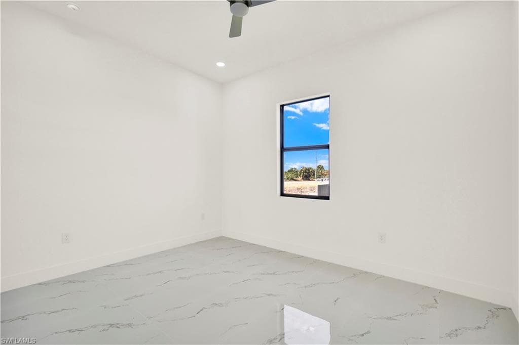 914 Manresa AVE S-13