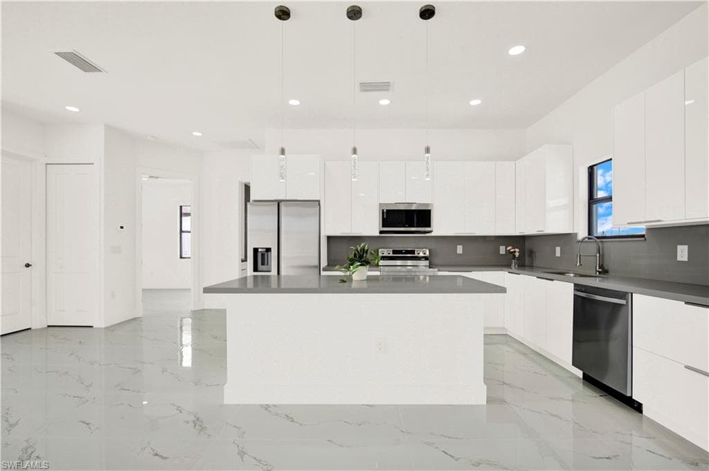 914 Manresa AVE S-3