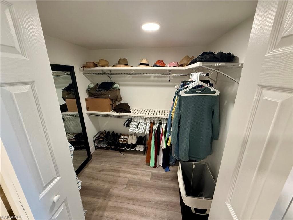 300 Horse Creek DR # 307, NAPLES FL 34110-13