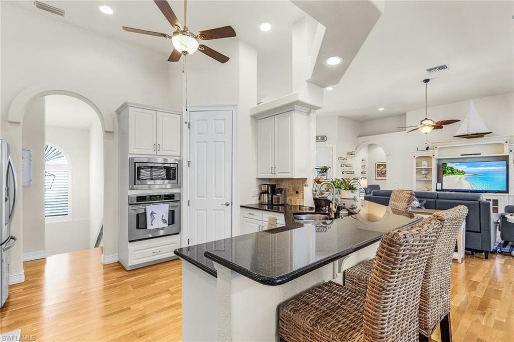 3351 Barra CIR, SANIBEL FL 33957-11