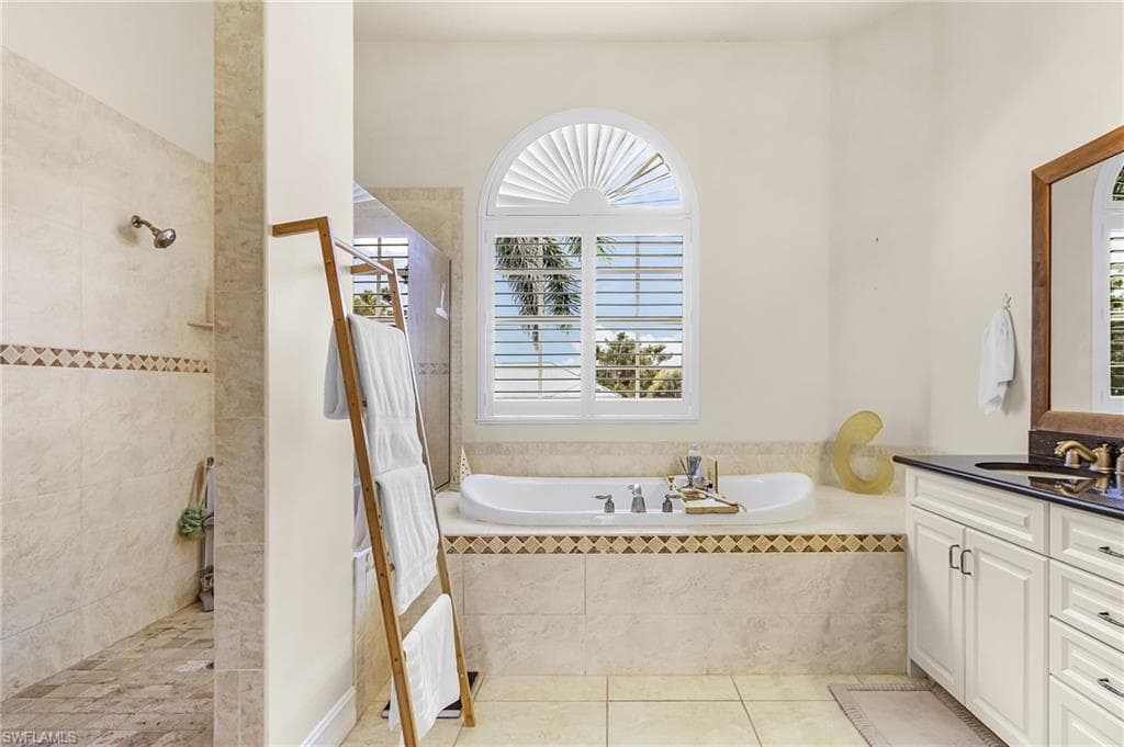 3351 Barra CIR, SANIBEL FL 33957-26