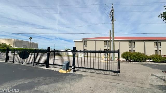 4790 S Cleveland AVE 207-27
