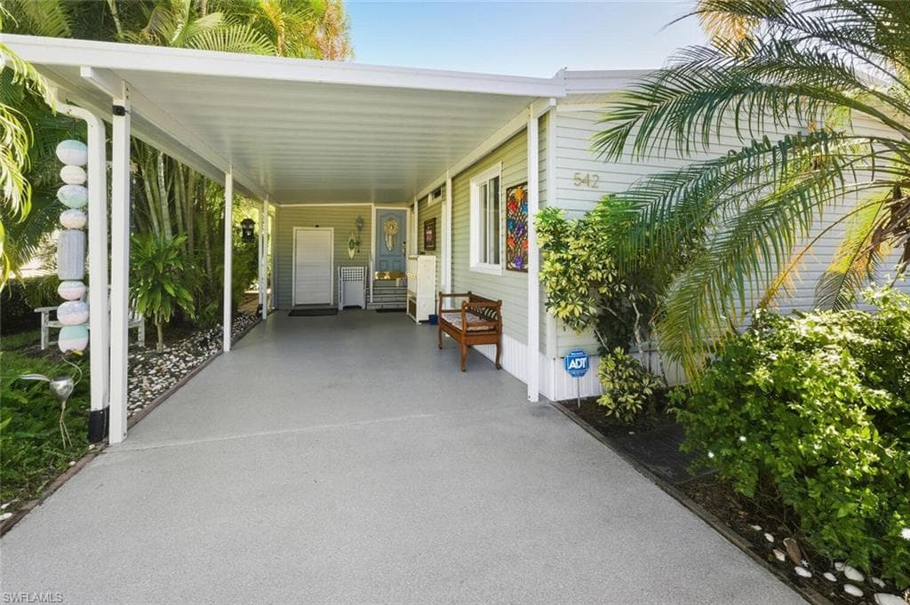 542 Charlemagne BLVD, NAPLES FL 34112-2