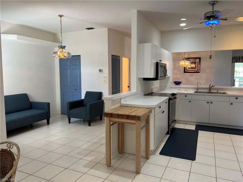 2081 Crestview WAY # A7, NAPLES FL 34119-14