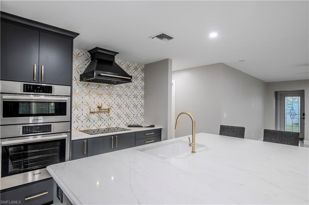 25 Fairview BLVD, FORT MYERS BEACH FL 33931-10