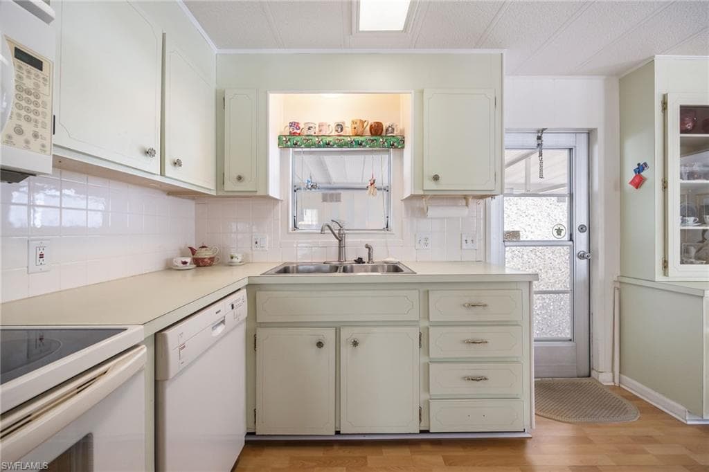 537 Palmer BLVD, NORTH FORT MYERS FL 33903-11