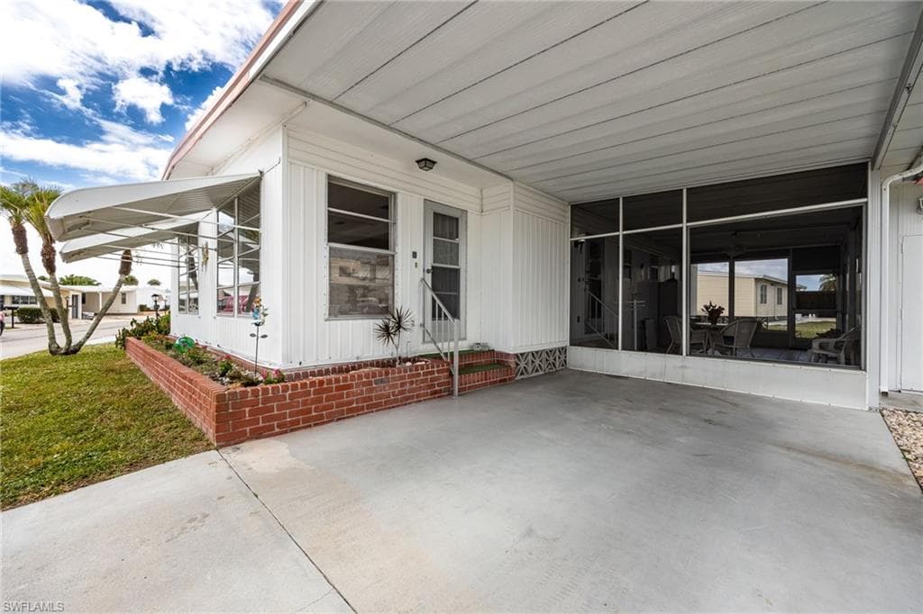537 Palmer BLVD, NORTH FORT MYERS FL 33903-4