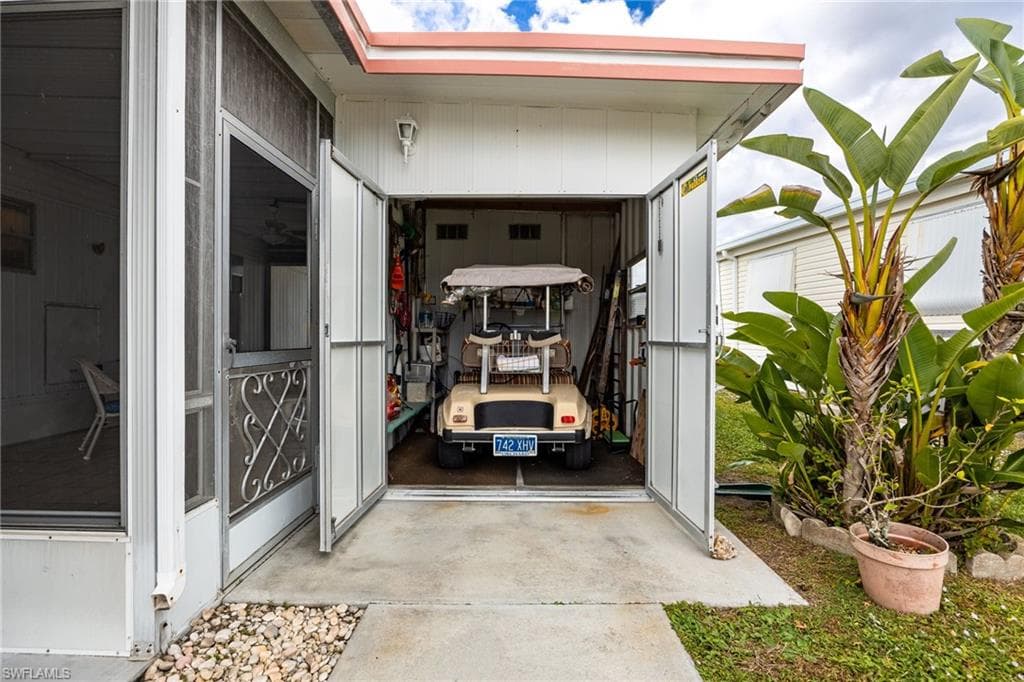 537 Palmer BLVD, NORTH FORT MYERS FL 33903-3